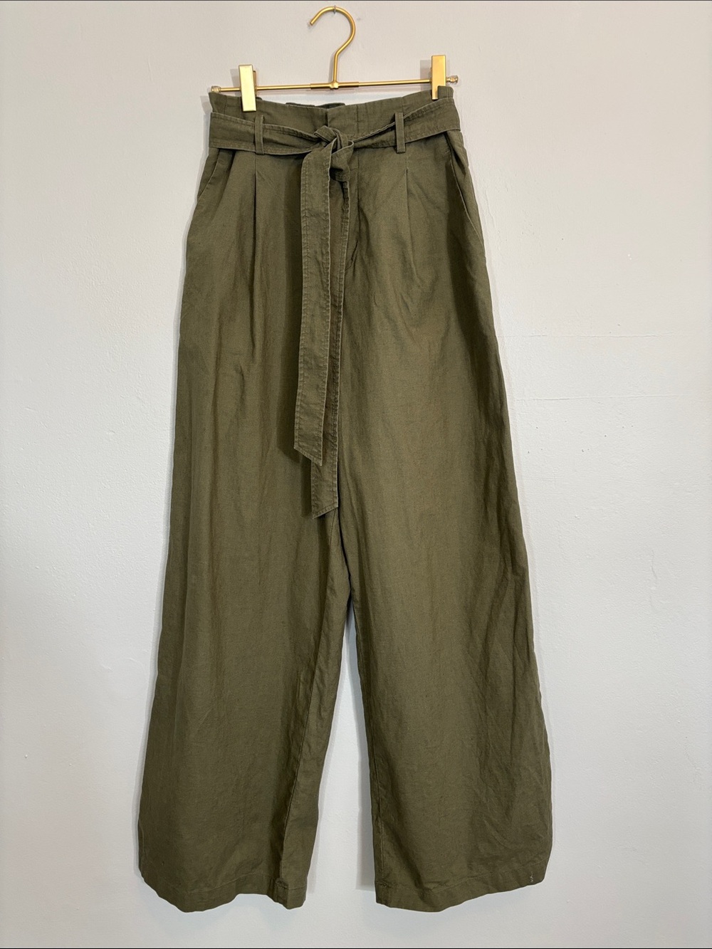Uniqlo Olive Green Wide-Leg Paperbag Pants with Tie Belt